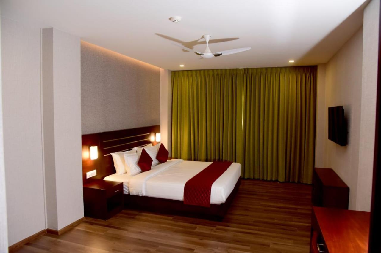 Hotel Emerald Palace Kottiyam 外观 照片